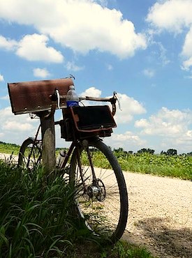 Gravel Grinder bike and country mailbox