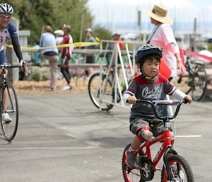 Kids on bikes - Richard Masoner