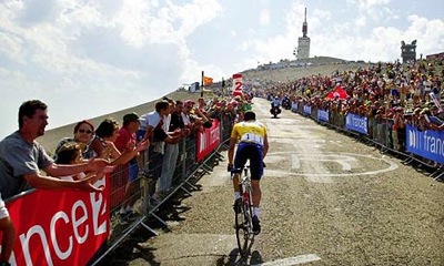 Lance ARmstrong climing Mont Ventoux 2009