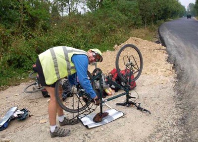 Become a mobile mechanic when cycling on the road