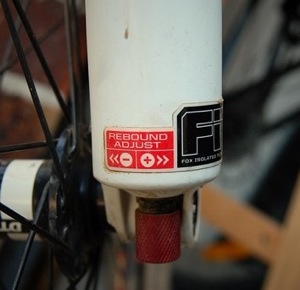 Fork rebound knob