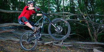 Mountain bike skills: Hop, manual and uphill pop!