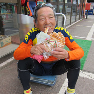 Snack stop while cycling