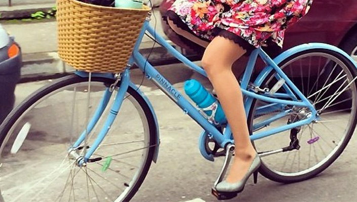 Cycle with a short skirt