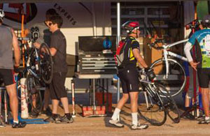 gran fondo mechanic tent