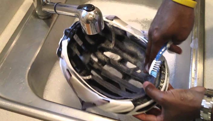 helmet cleaning