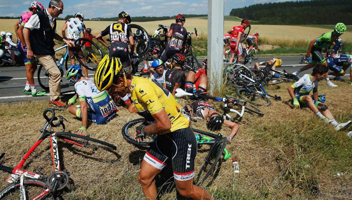 Huge crash in stage 3 downs more than 20 riders including Fabian Cancellara in the yellow jersey
