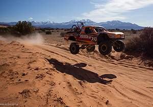 Trophy truck shuttle