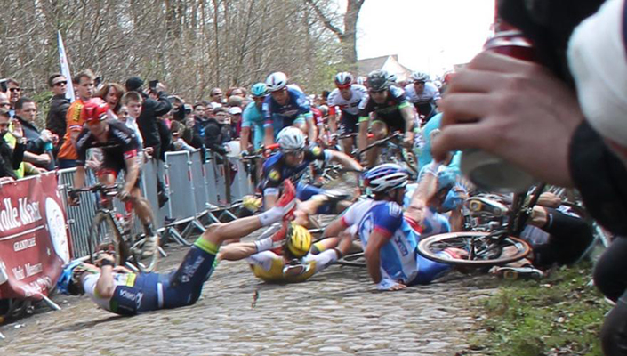 riders crash at 2016 Pairs to Roubaix road bike race