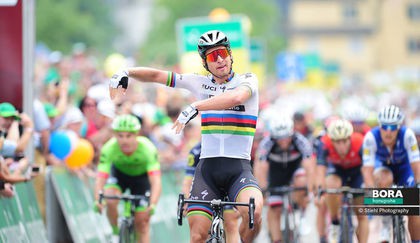 Peter Sagan's 'Aloha' celebration from stage 5 Tour de Suisse 2017