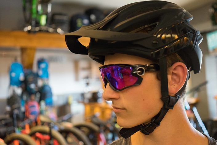 Helmet fit for Oakley Jawbreaker PRIZM Trail sunglasses