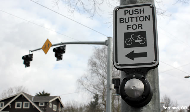 Traffic light button for bikes