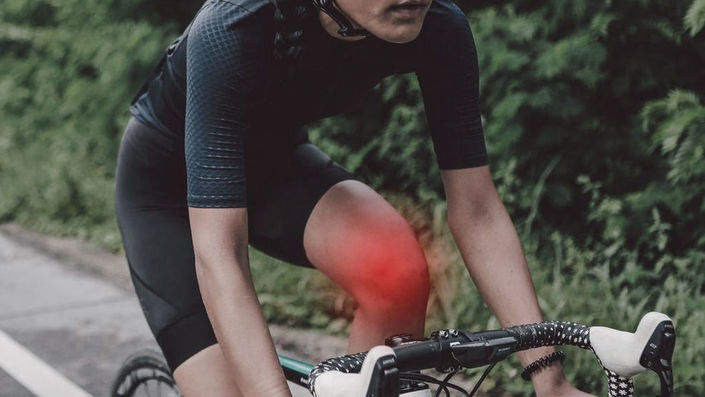 How to deal with cycling related knee pain
