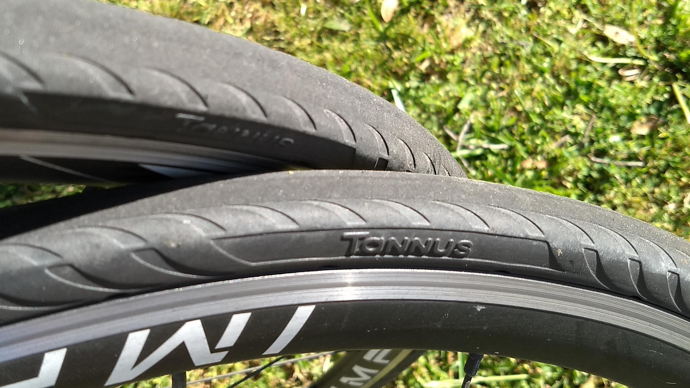 Tannus Airless Solid Tire Review - Aither 1.1 Road 700x25